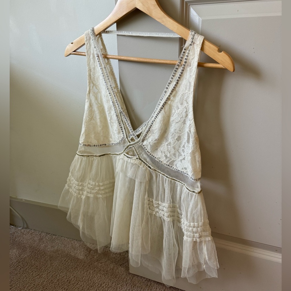 NWOT FREE PEOPLE LACE AND BEADED TOP ✨